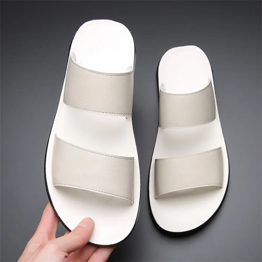 2025 Summer New Men's Slippers Fashion Leather Casual Slipper Outdoor Non Slip Flat Beach Sandals for Men Designer Male Shoes