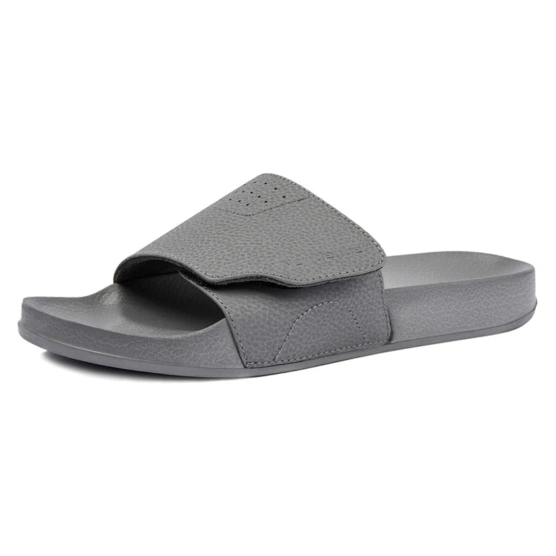 New Men Thick Bottom Slippers Platform Bathroom Slides Non Slip Trend Designer Shoes Female Beach Shoes Flip Flops Men Sandals