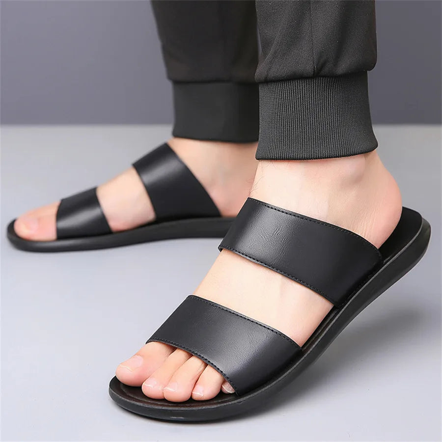 2025 Summer New Men's Slippers Fashion Leather Casual Slipper Outdoor Non Slip Flat Beach Sandals for Men Designer Male Shoes