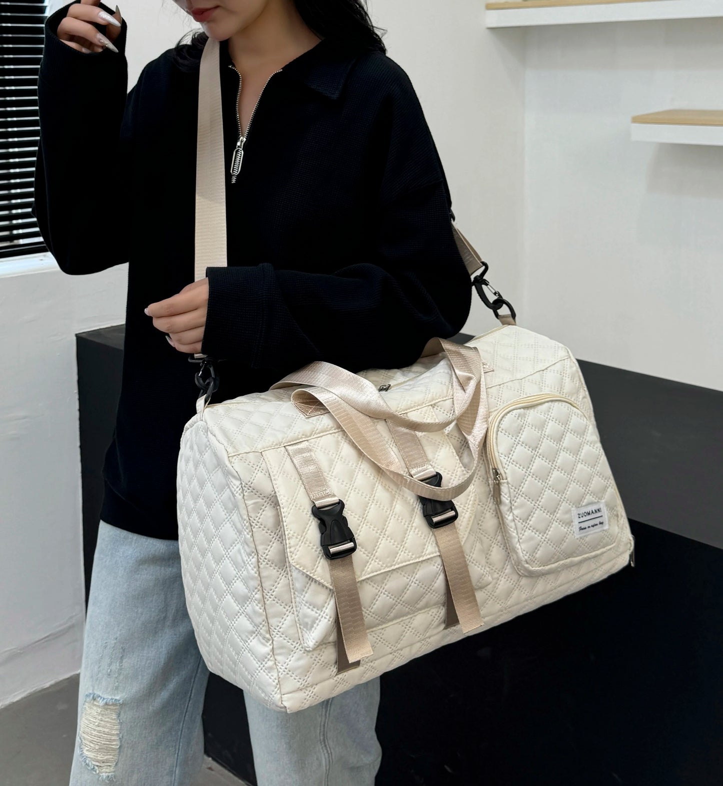 Durable Nylon Travel Duffle Bag, Portable Sports Gym Bag for Overnight Trips Shoulder Duffel Training Bag, Spacious Argyle