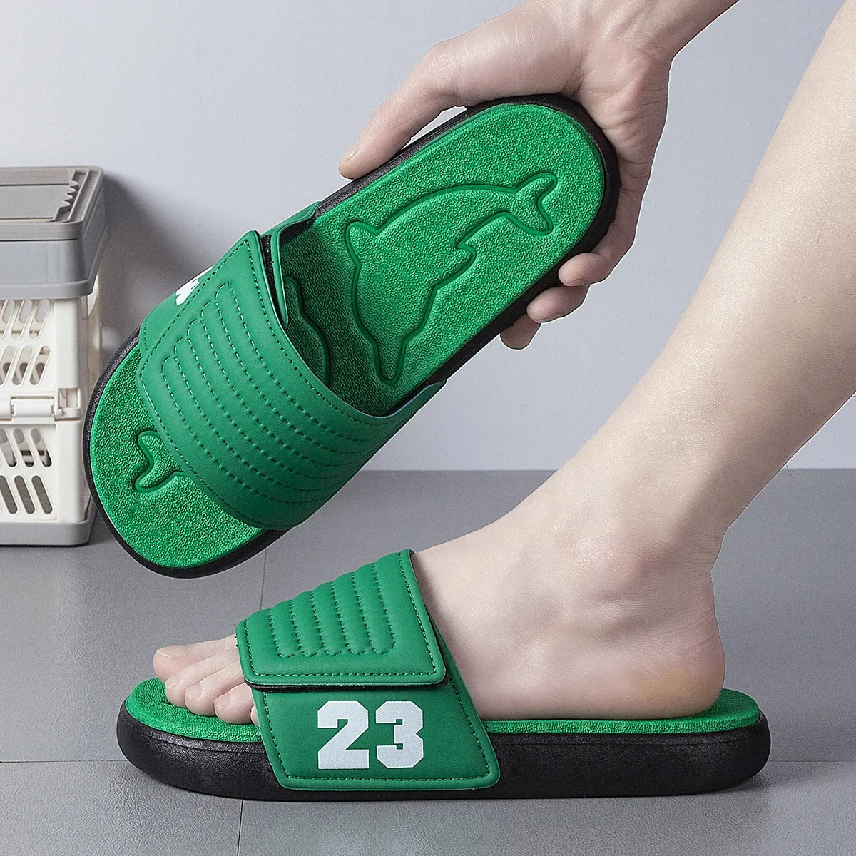 Summer Men's Sandals Fashionable Casual Beach Holiday Slippers Men's Lightweight Shoes New Outdoor Comfortable Casual Sandals