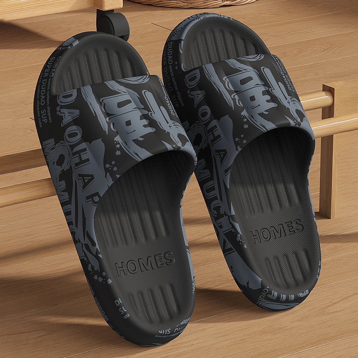 QYCKABY Fashion Printing Mens Slipper Trend Home Slides 2025 New Sandals Anti slip Cosy Soft Shoes Unisex Flip Flops Indoor Flat