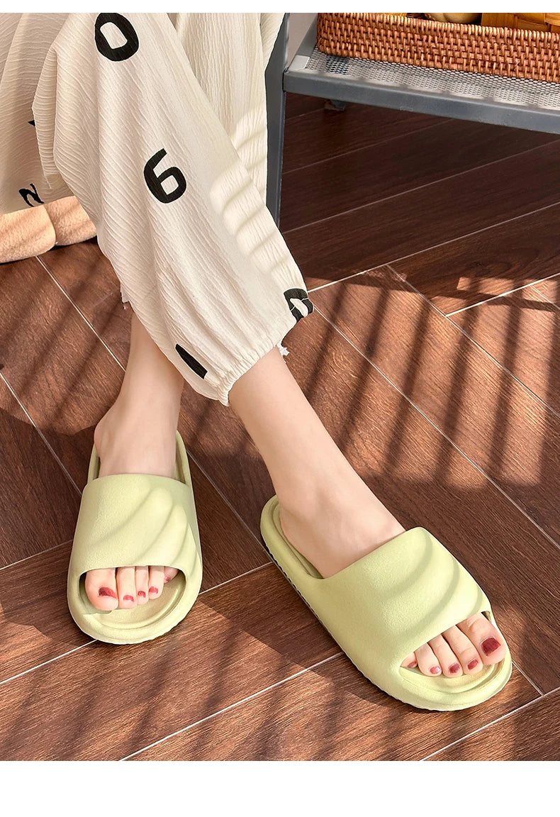Fashion Men's Summer Ligtweight EVA Indoor Home Sandals Slippers Shoes Men Slippers Outdoor Students Women Comfortable Slides