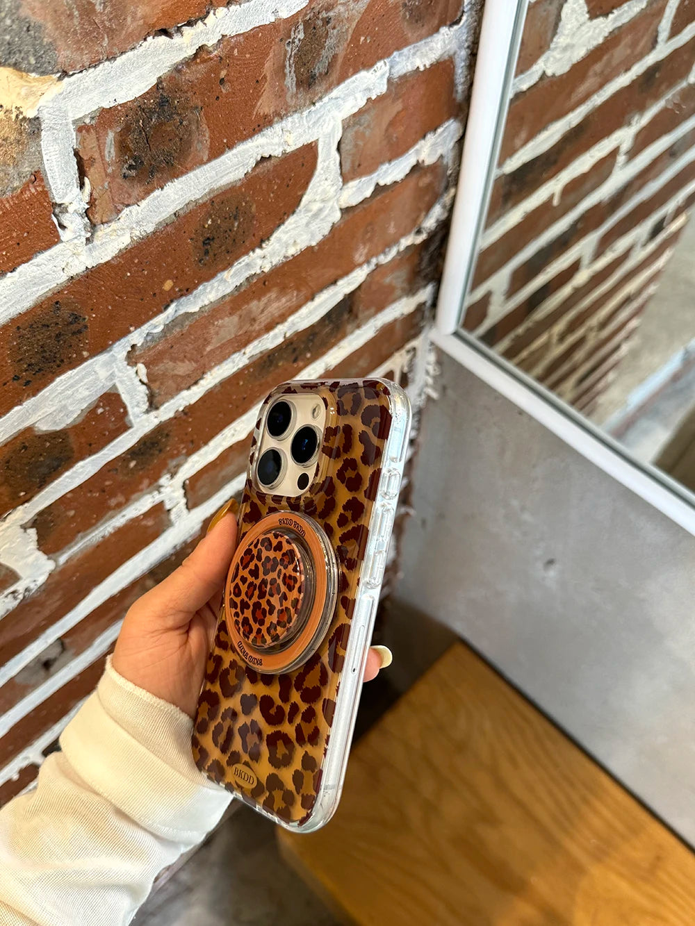 3D Luxury Leopard For Magsafe Grip Tok Phone Case for IPhone 17 16 15 13 Pro Max Wireless Charge Magnetic Stand Holder Cover