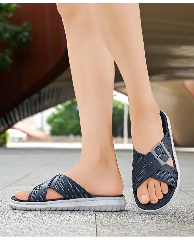 Summer Men's Sandals Fashionable Casual Beach Holiday Slippers Men's Lightweight Shoes New Outdoor Comfortable Casual Sandals