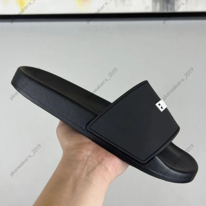 2025 Summer New Men's and Women's Same Style Fashionable, Simple and Casual Beach Sandals